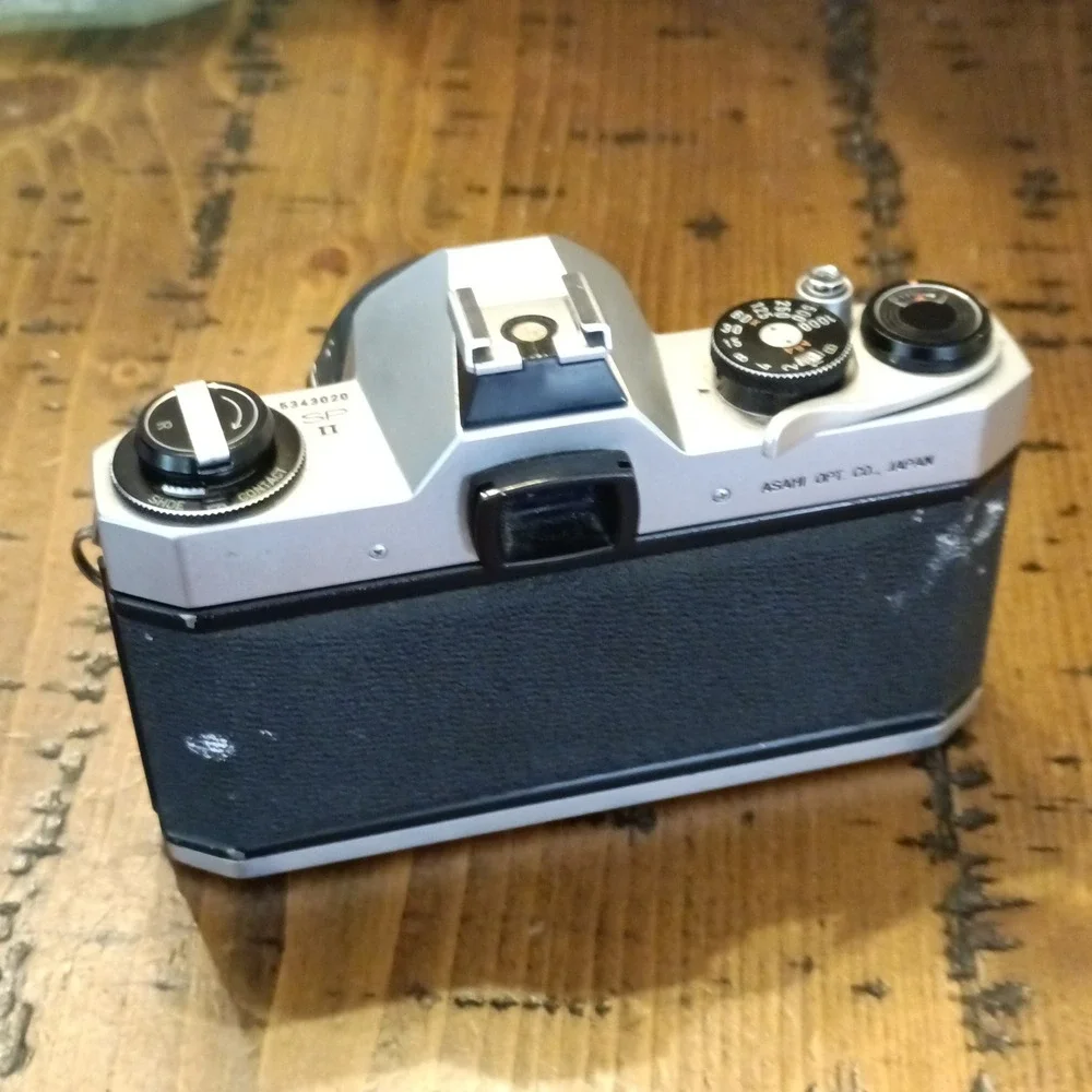 Asahi Pentax Spotmatic SP II 35mm SLR Camera Takumar 55mm 1.8 Lens Japan R2